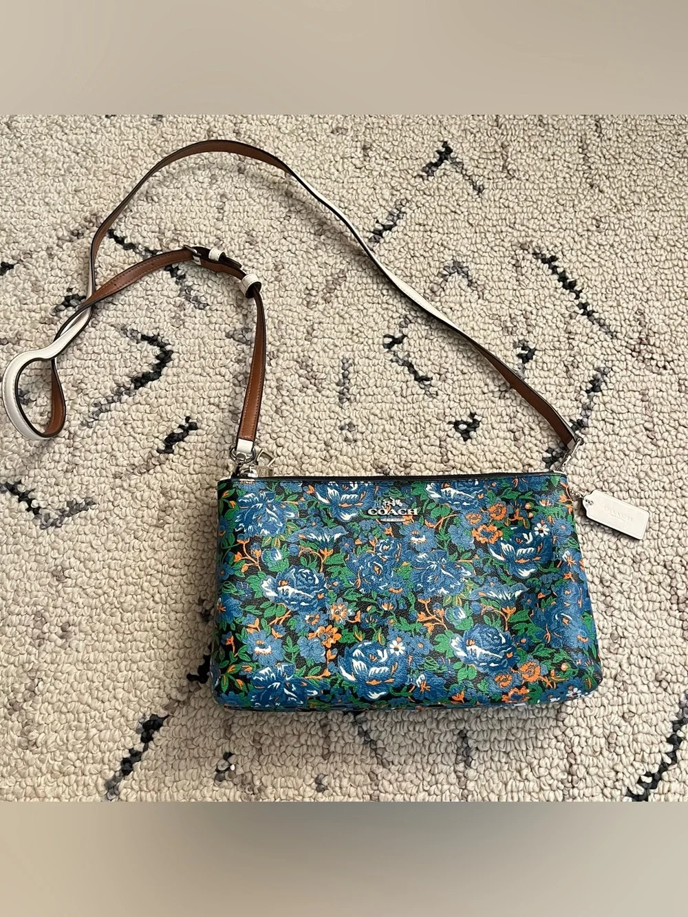 Coach Zip Lyla Crossbody Cluster Floral Print Coated Canvas Feminine Adjustable